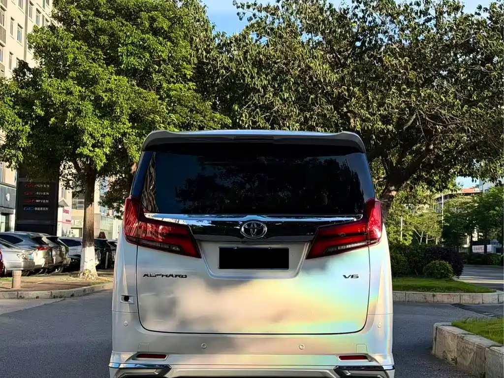 Toyota Alphard 2015 3.5L Luxury
