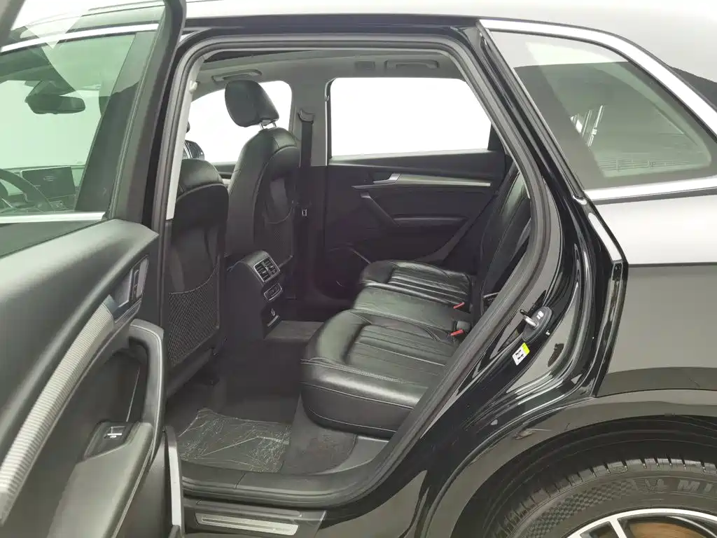 Audi Q5L — миниатюра 15