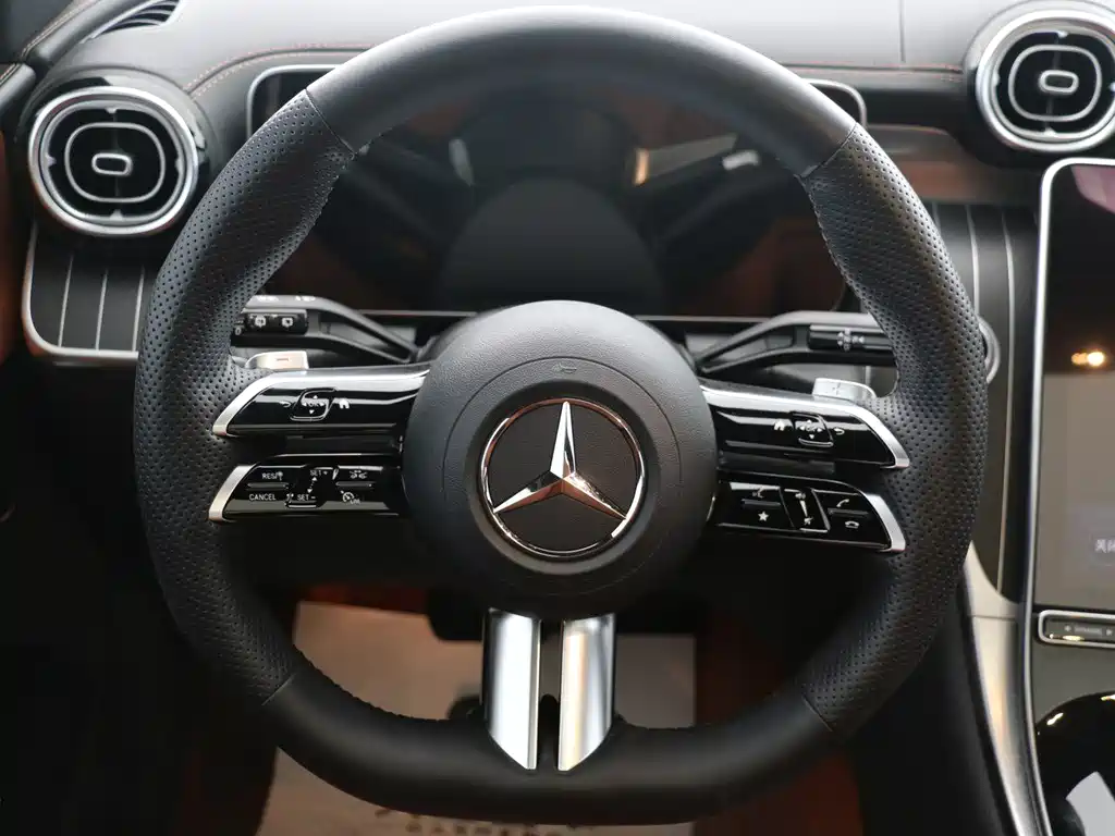 Mercedes-Benz GLC 2023 GLC 300 L 4MATIC 7 мест