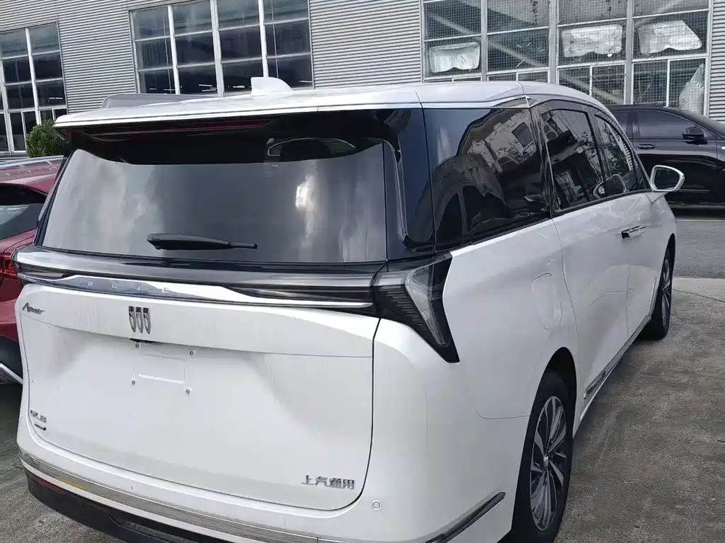 Buick GL8 Hybrid — миниатюра 8
