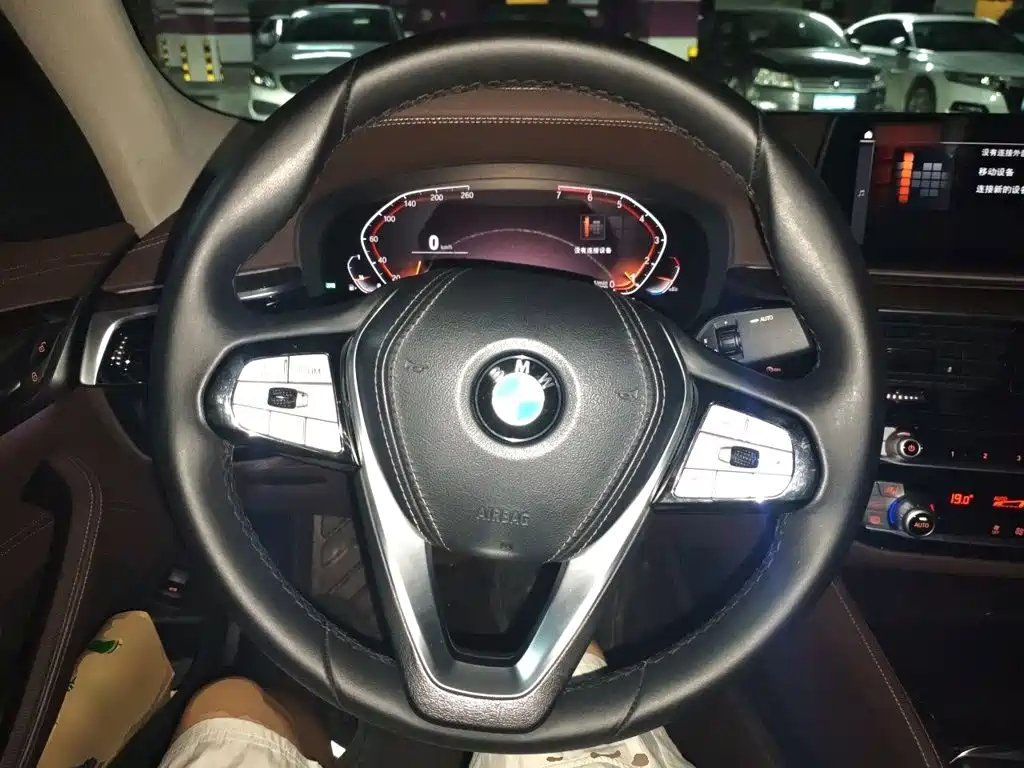 BMW 5 Series — миниатюра 11