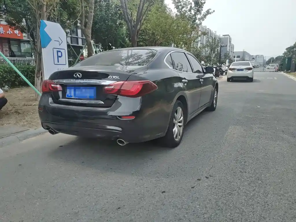 Infiniti Q70 — миниатюра 4