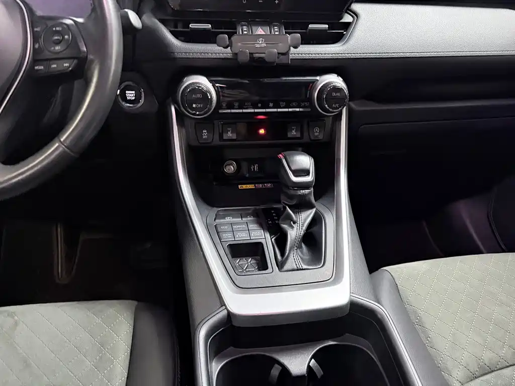 Toyota RAV4 — миниатюра 16
