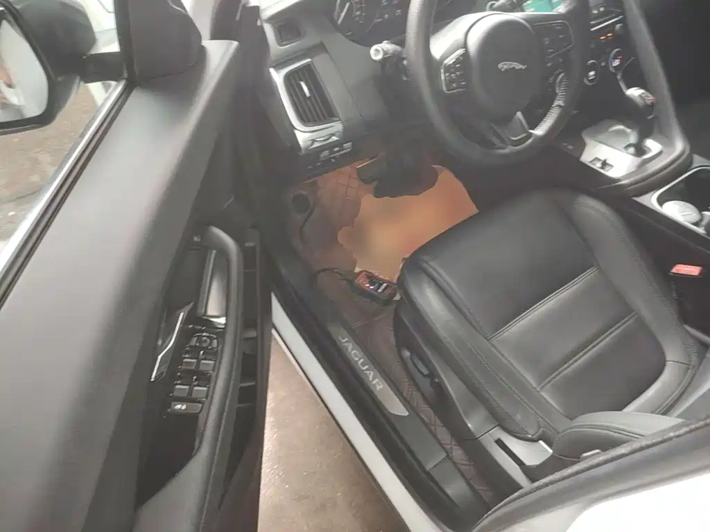 Jaguar E-PACE — миниатюра 15