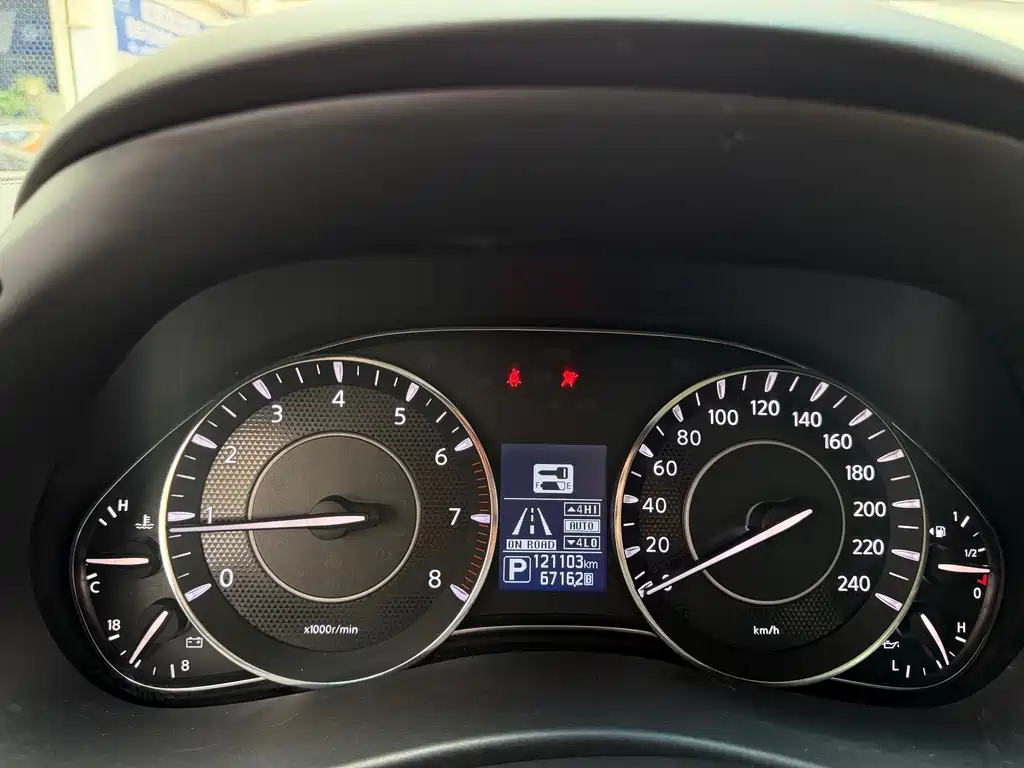 Nissan Patrol — миниатюра 8