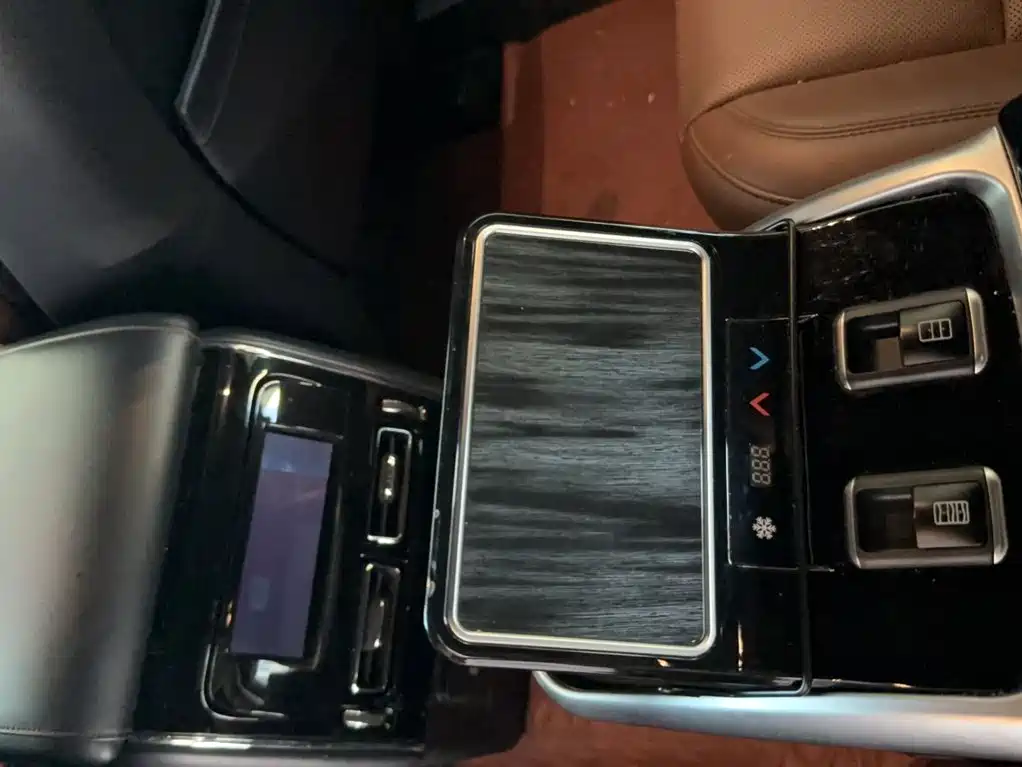Lincoln Aviator — миниатюра 16