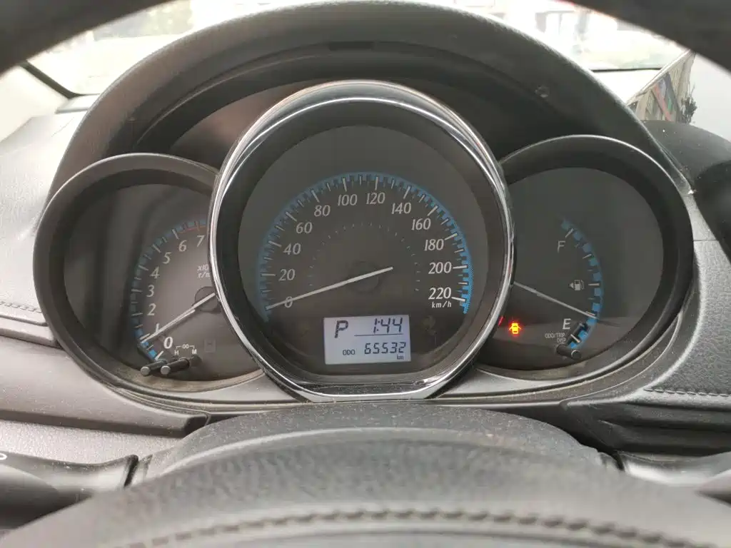 Toyota Yaris L — миниатюра 7