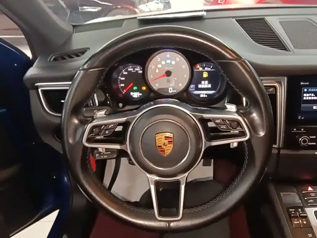 Porsche Macan — миниатюра 11