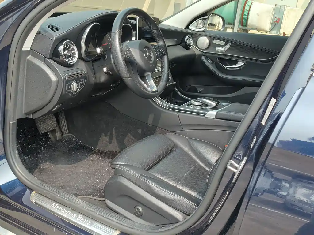 Mercedes-Benz C-Class — миниатюра 8