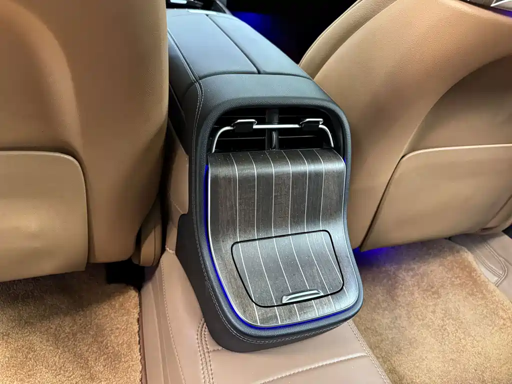 Mercedes-Benz E-Class — миниатюра 36