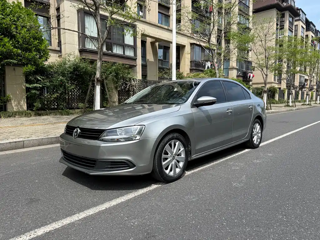 Volkswagen Sagitar 2014