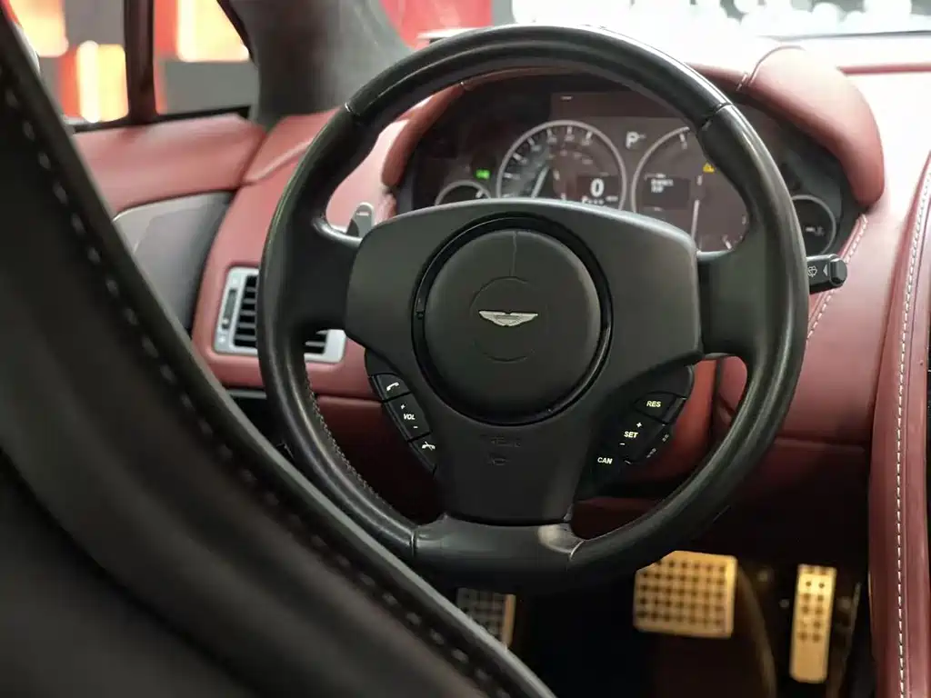 Aston Martin Rapide — миниатюра 13