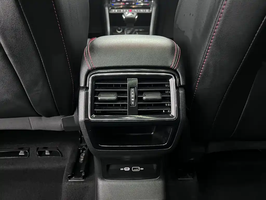 Skoda Karoq — миниатюра 13