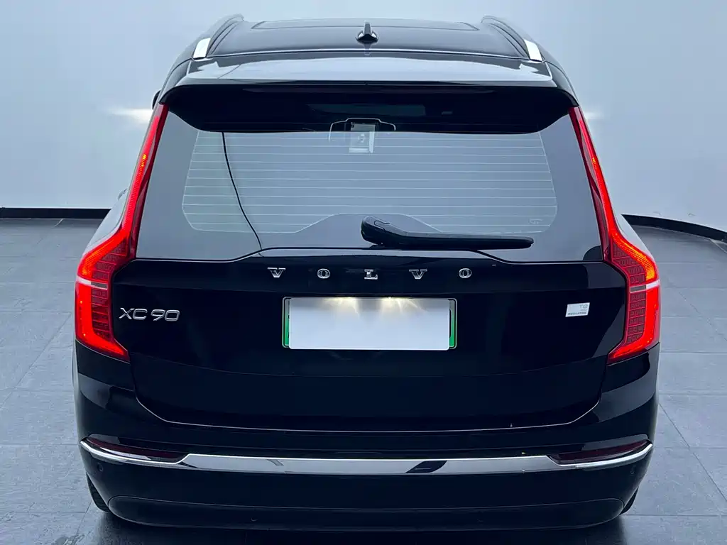 Volvo XC90 PHEV — миниатюра 8