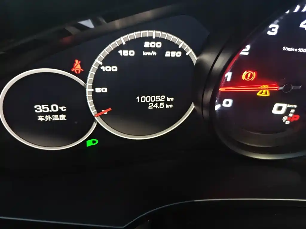Porsche Cayenne — миниатюра 13