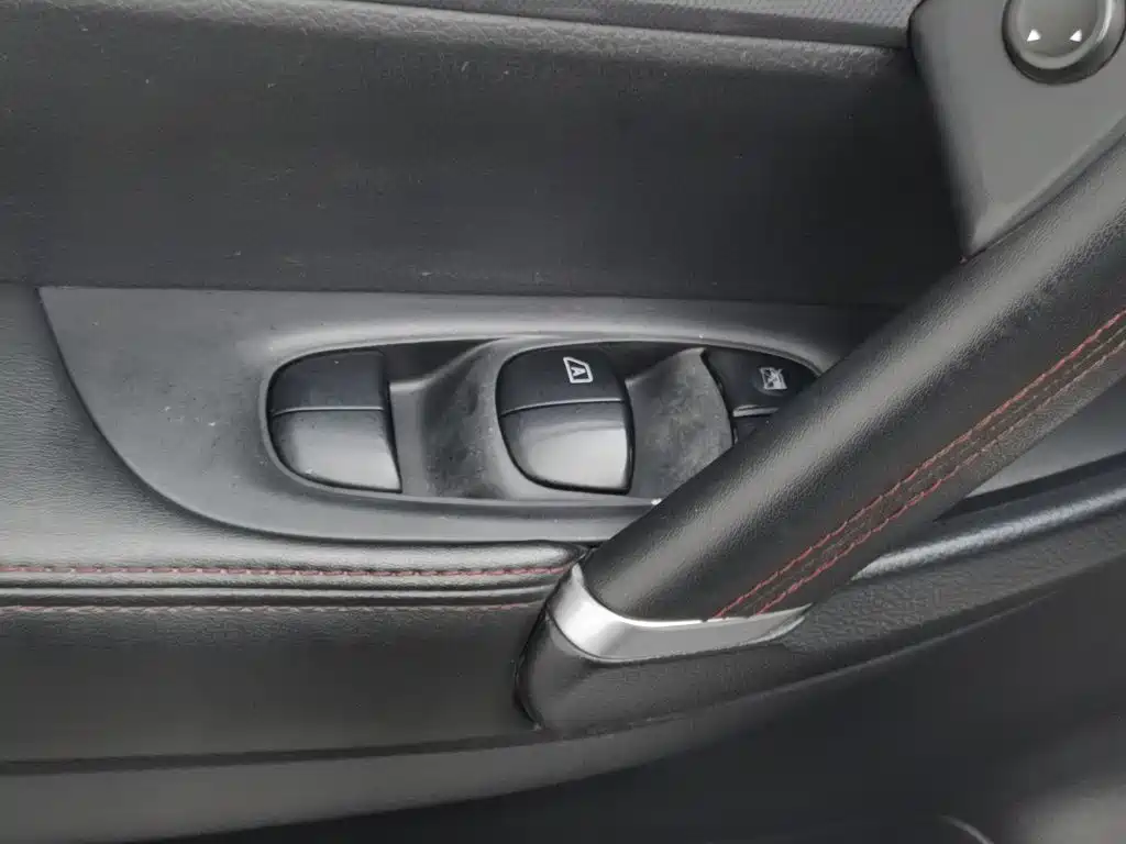 Nissan Qashqai — миниатюра 9
