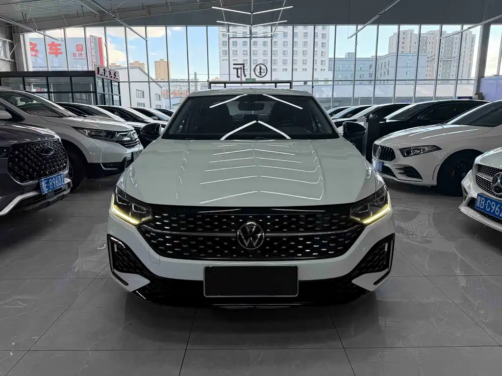 Volkswagen Lavida — миниатюра 2