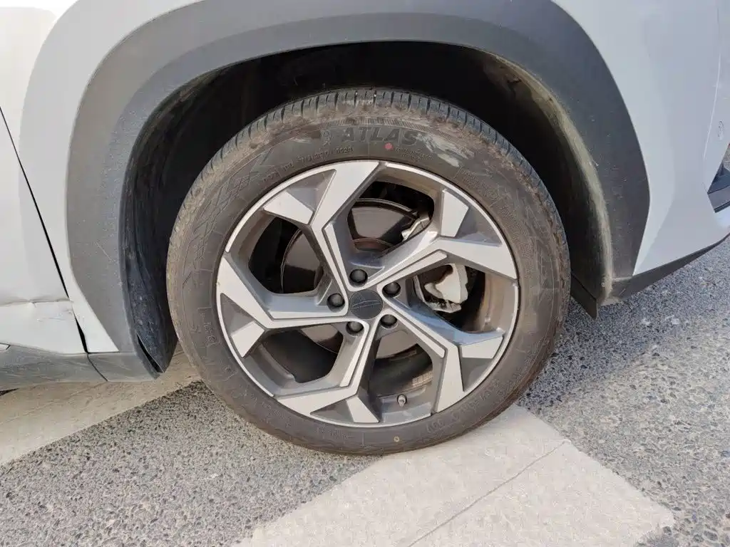 Geely Boyue L — миниатюра 24