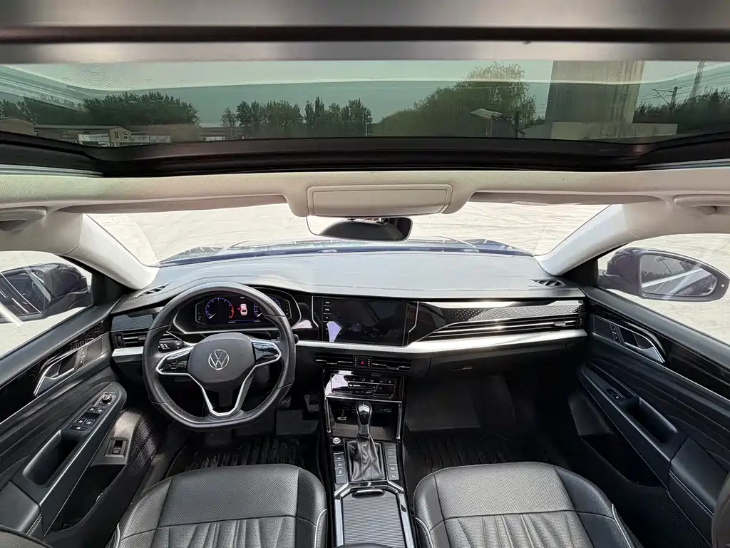 Volkswagen Passat 2022 330TSI Luxury