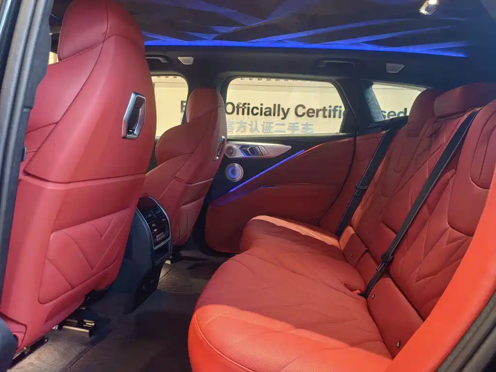 BMW XM — миниатюра 13