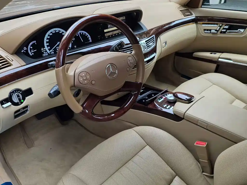 Mercedes-Benz S-Class — миниатюра 6