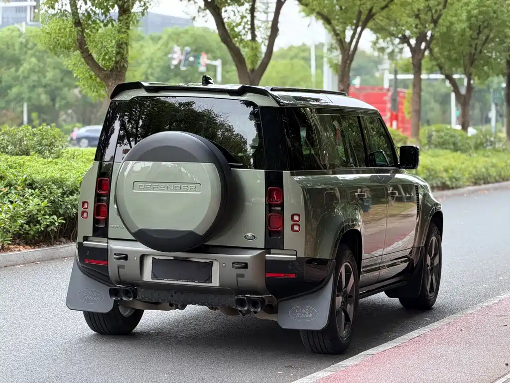 Land Rover Defender — миниатюра 6