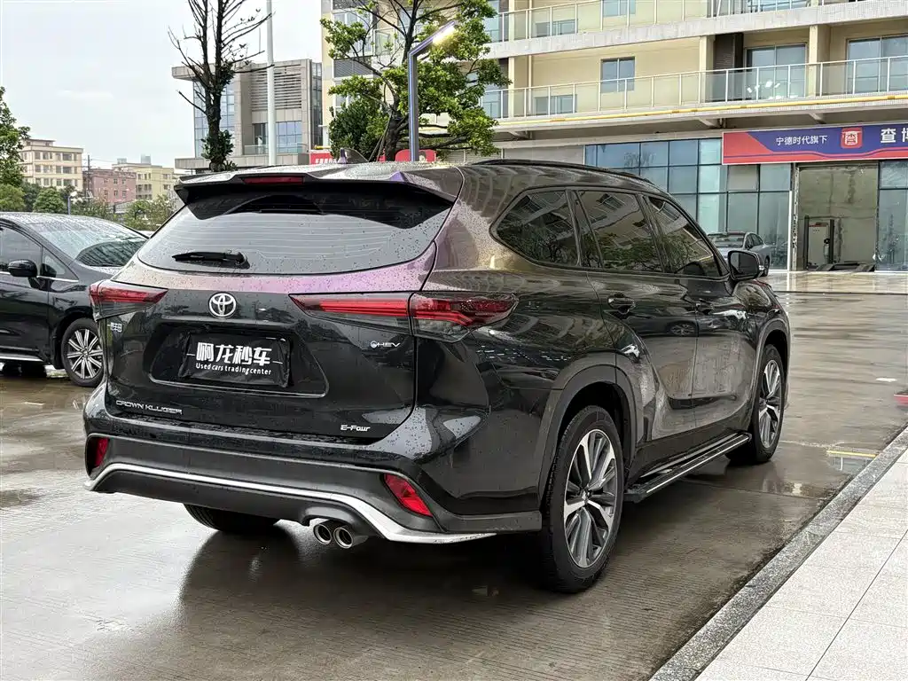 Toyota Crown Kluger — миниатюра 9