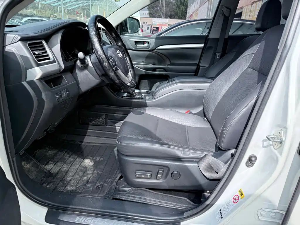 Toyota Highlander — миниатюра 9
