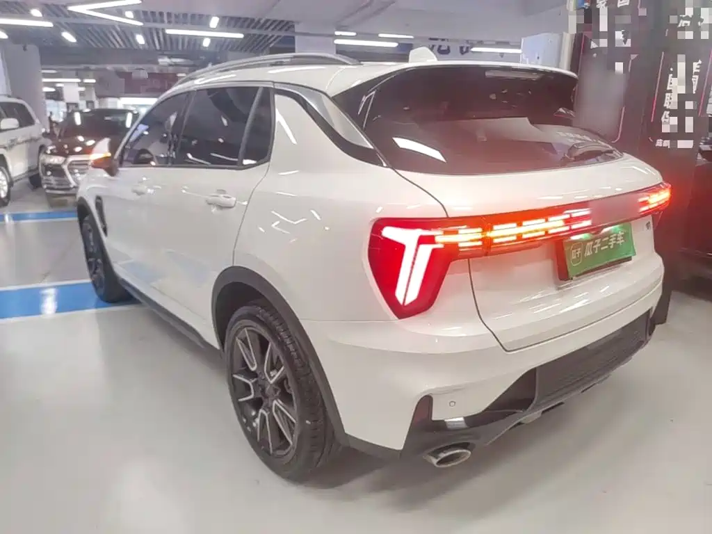 Lynk & Co 01 — миниатюра 5