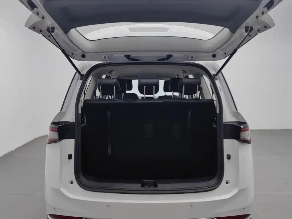 Wuling Jiachen — миниатюра 16