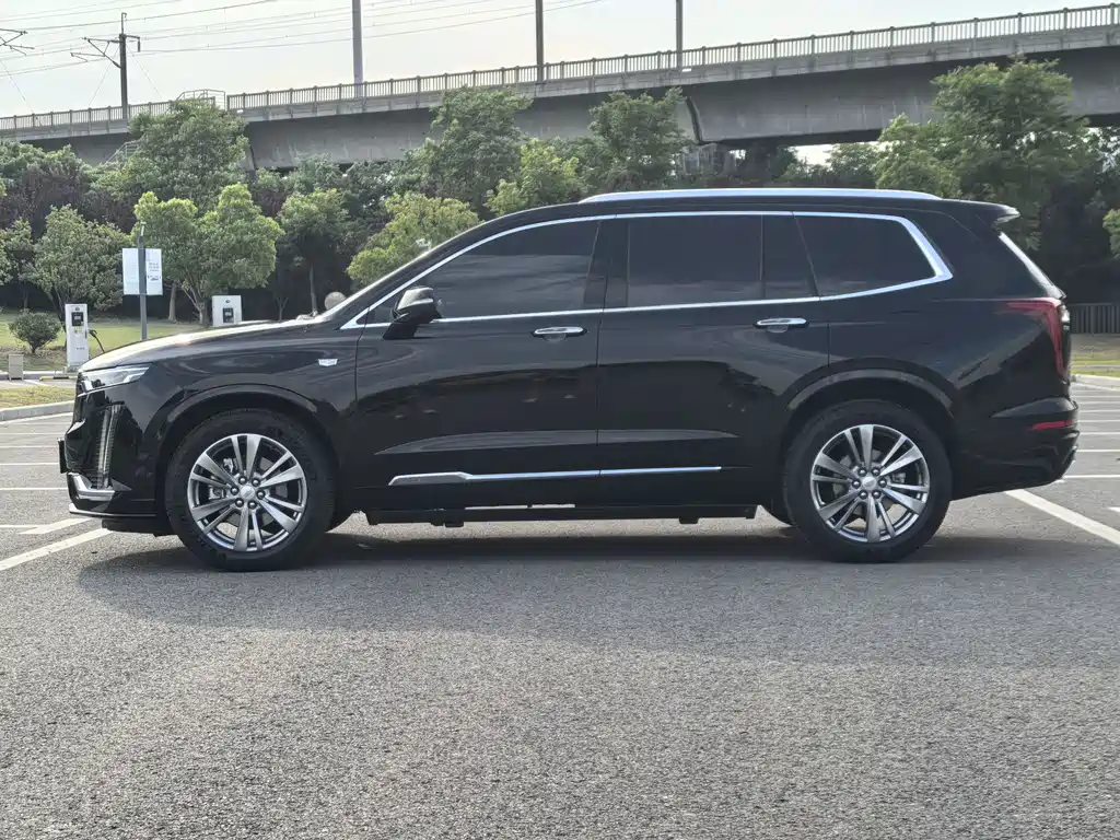 Cadillac XT6 2021 2.0T мест Luxury