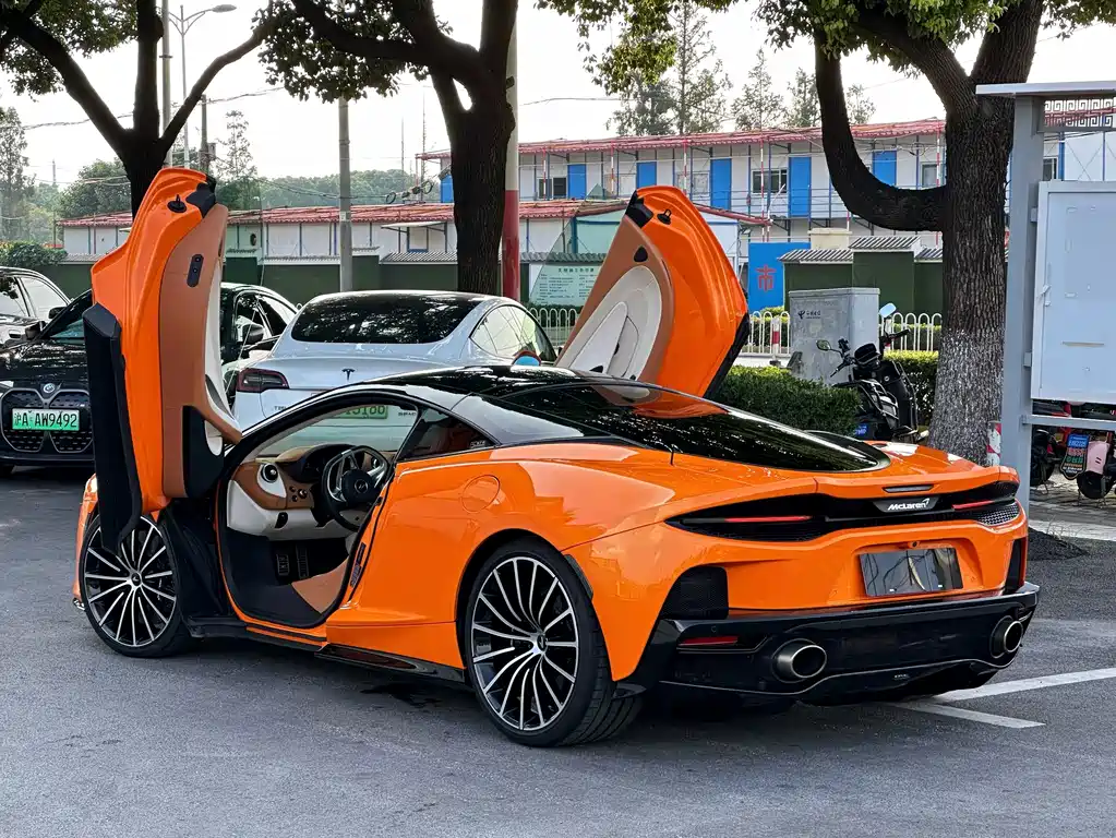McLaren GT — миниатюра 5