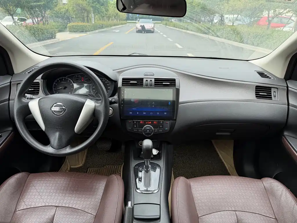 Nissan Tiida — миниатюра 12
