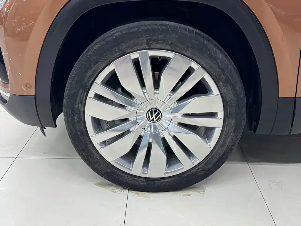 VOLKSWAGEN TOURANG