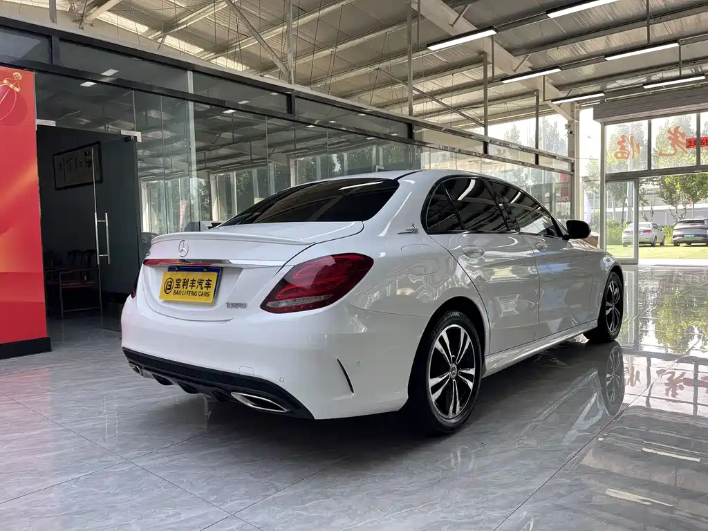 Mercedes-Benz C-Class — миниатюра 5