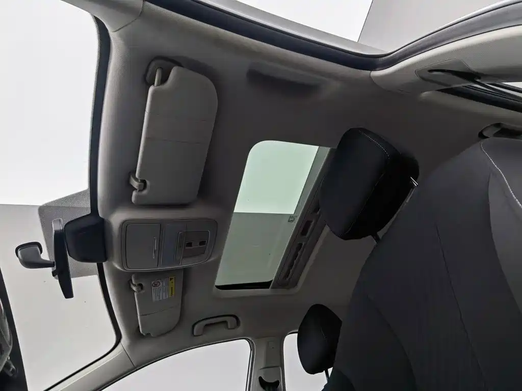 Roewe i5 — миниатюра 14