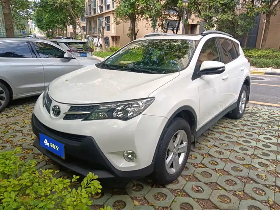 Toyota RAV4 2014