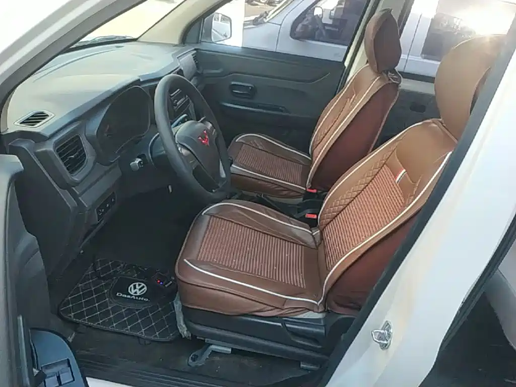 Wuling Hongguang V — миниатюра 15