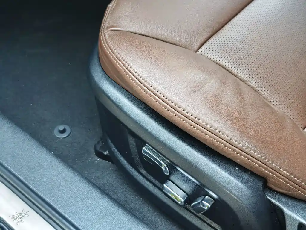 Hongqi Hongqi H7 — миниатюра 15