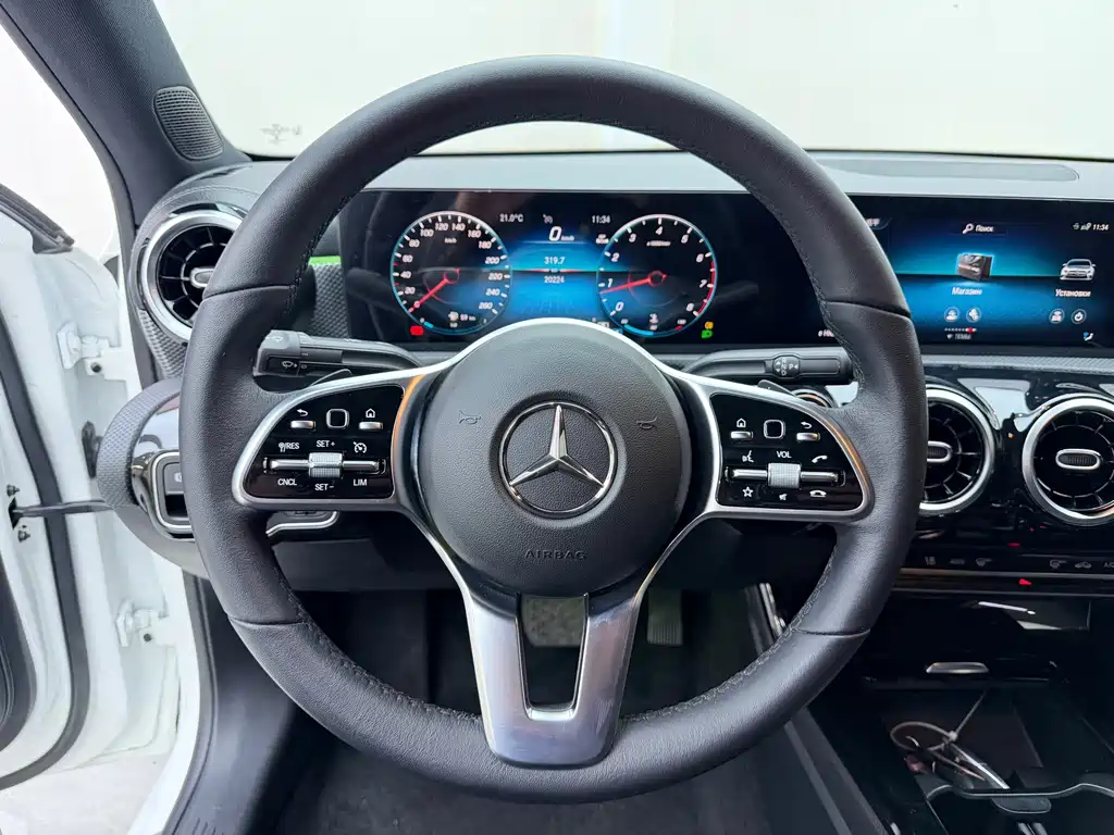 Mercedes-Benz A-Class — миниатюра 11