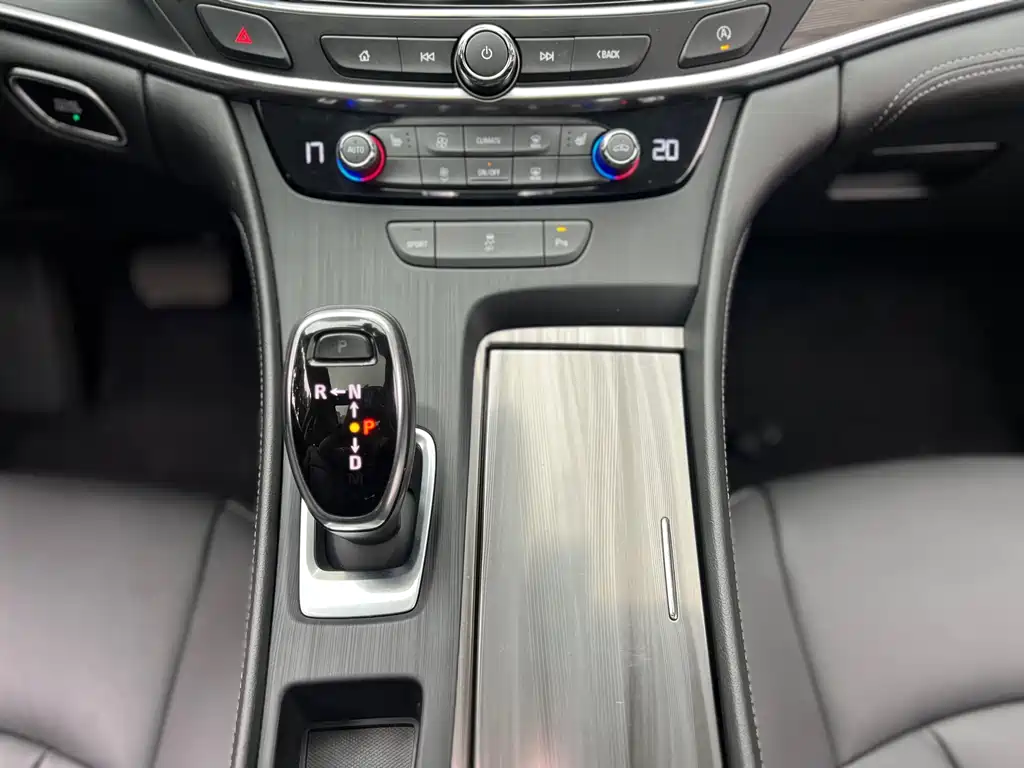 Buick LaCrosse — миниатюра 11
