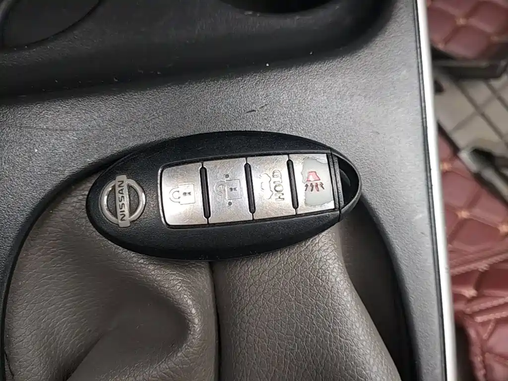 Nissan Sunny — миниатюра 9