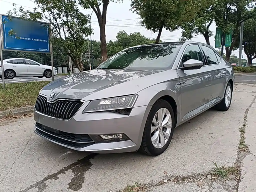 Skoda Superb — миниатюра 2