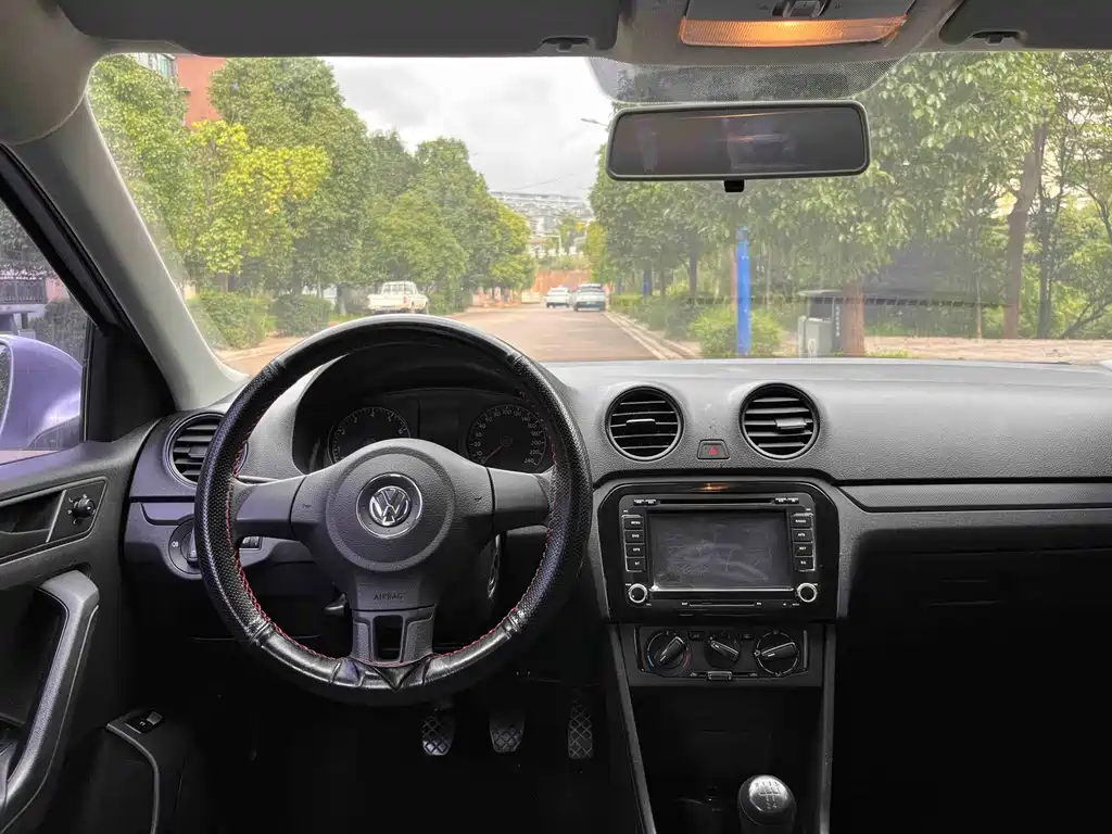 Volkswagen Jetta — миниатюра 24