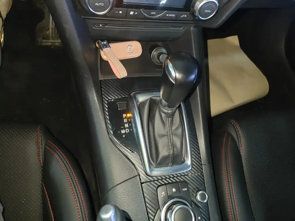 Mazda 3 Axela — миниатюра 14