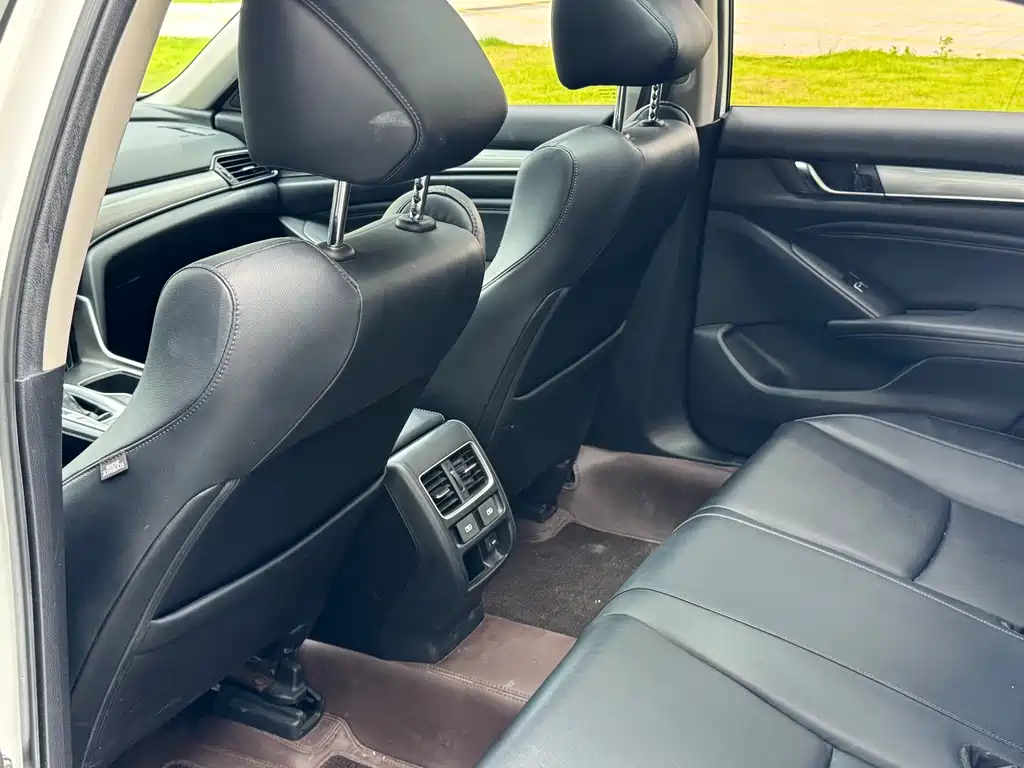 Honda Accord — миниатюра 6