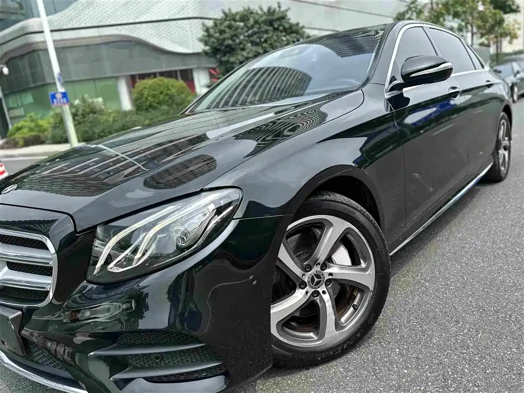 Mercedes-Benz E-Class — миниатюра 12