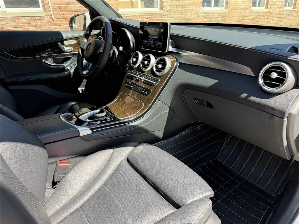 Mercedes-Benz GLC — миниатюра 11