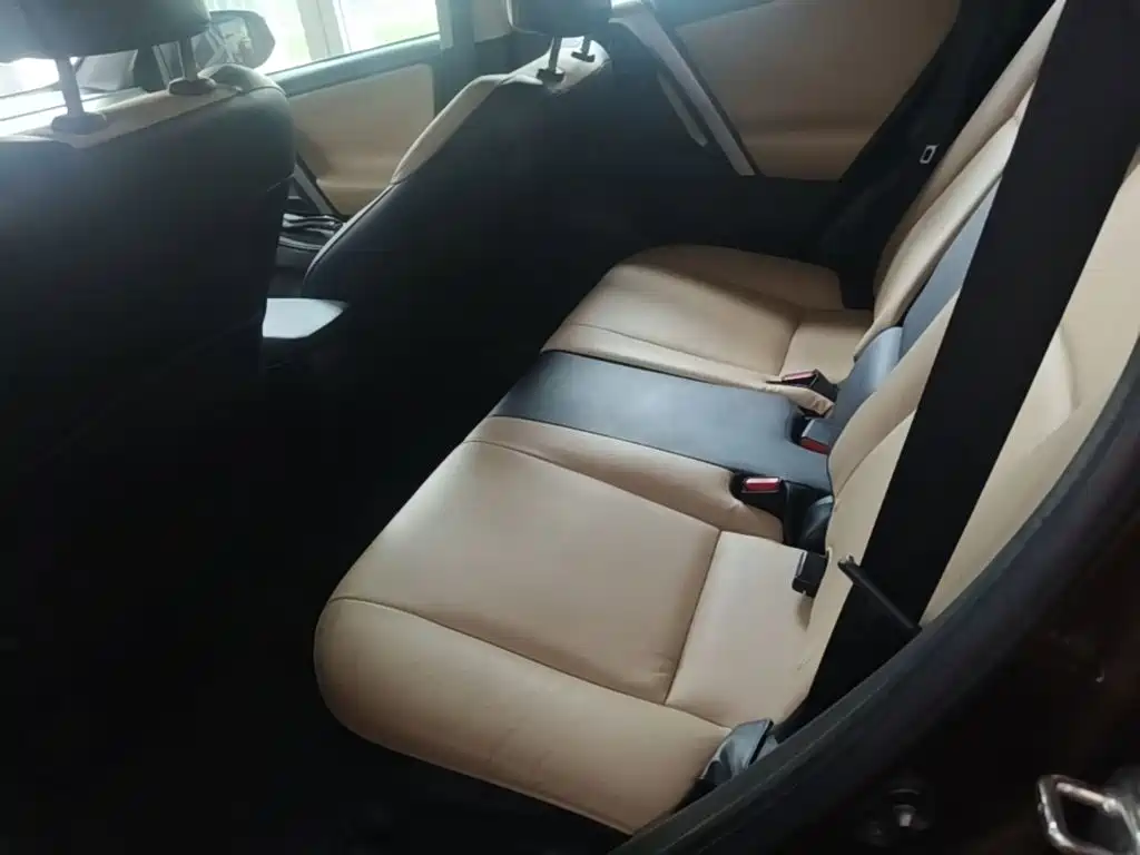 Toyota RAV4 — миниатюра 17