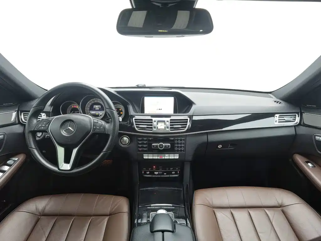 Mercedes-Benz E-Class — миниатюра 5